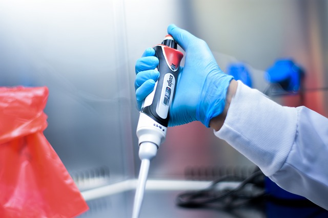 The Top Benefits of Switching from Mechanical to Electronic Pipettes