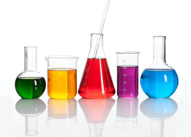The Differences Between Glassware and Plasticware for Your Laboratory